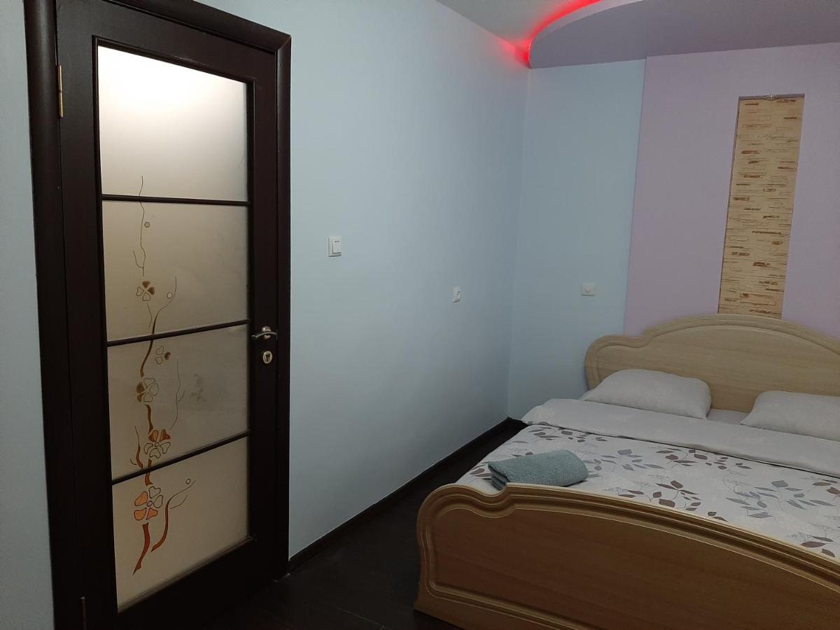 Uzh Apartments Uzhhorod Bagian luar foto