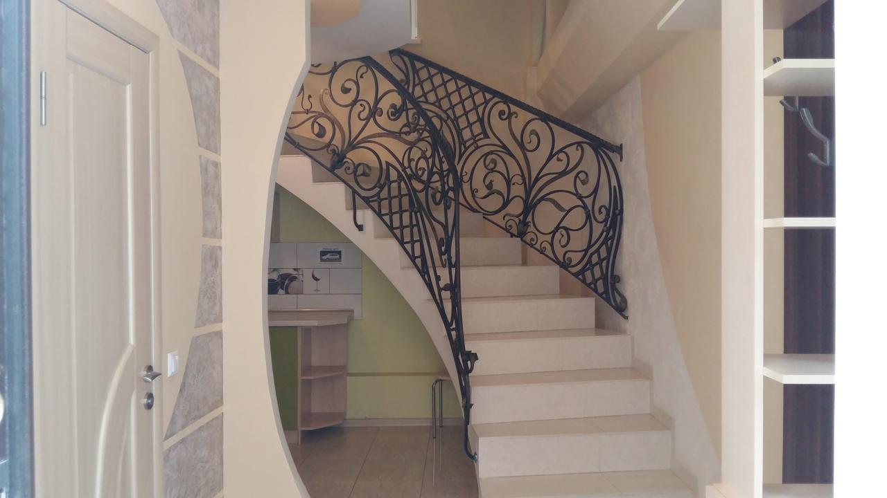 Uzh Apartments Uzhhorod Bagian luar foto