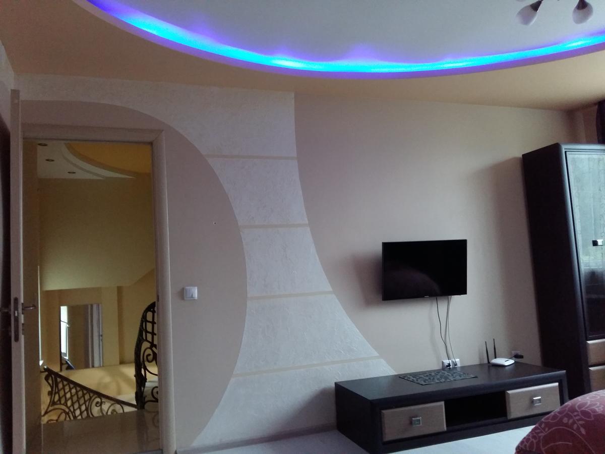 Uzh Apartments Uzhhorod Bagian luar foto