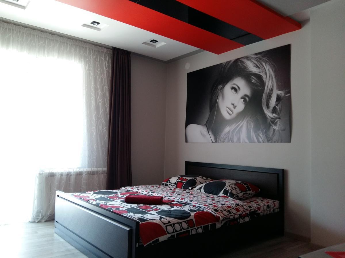Uzh Apartments Uzhhorod Bagian luar foto