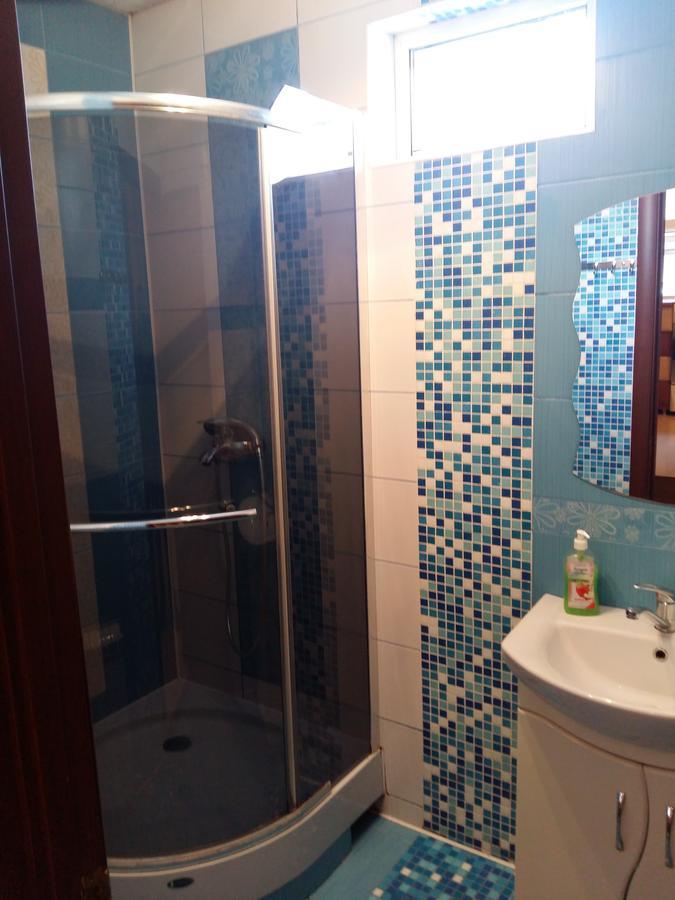 Uzh Apartments Uzhhorod Bagian luar foto