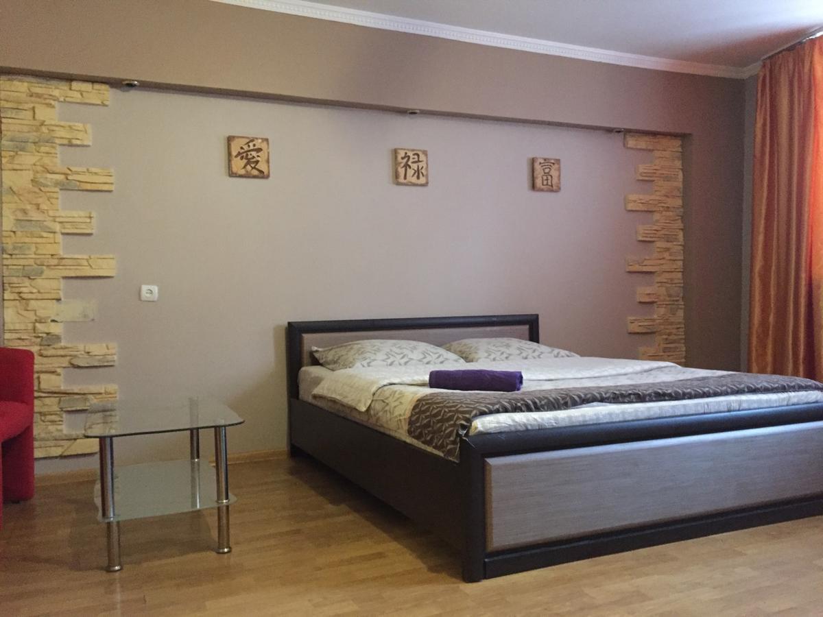 Uzh Apartments Uzhhorod Bagian luar foto